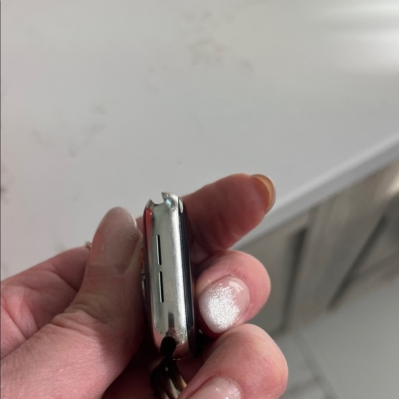 Apple Watch Series 6 in Silver - Picture 4 of 11